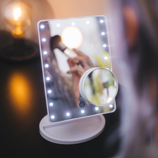 Makeup-mirror with LED-lights - Click Image to Close